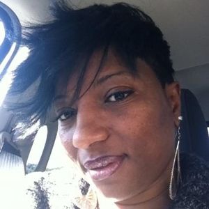 Meet your Posher, Denise